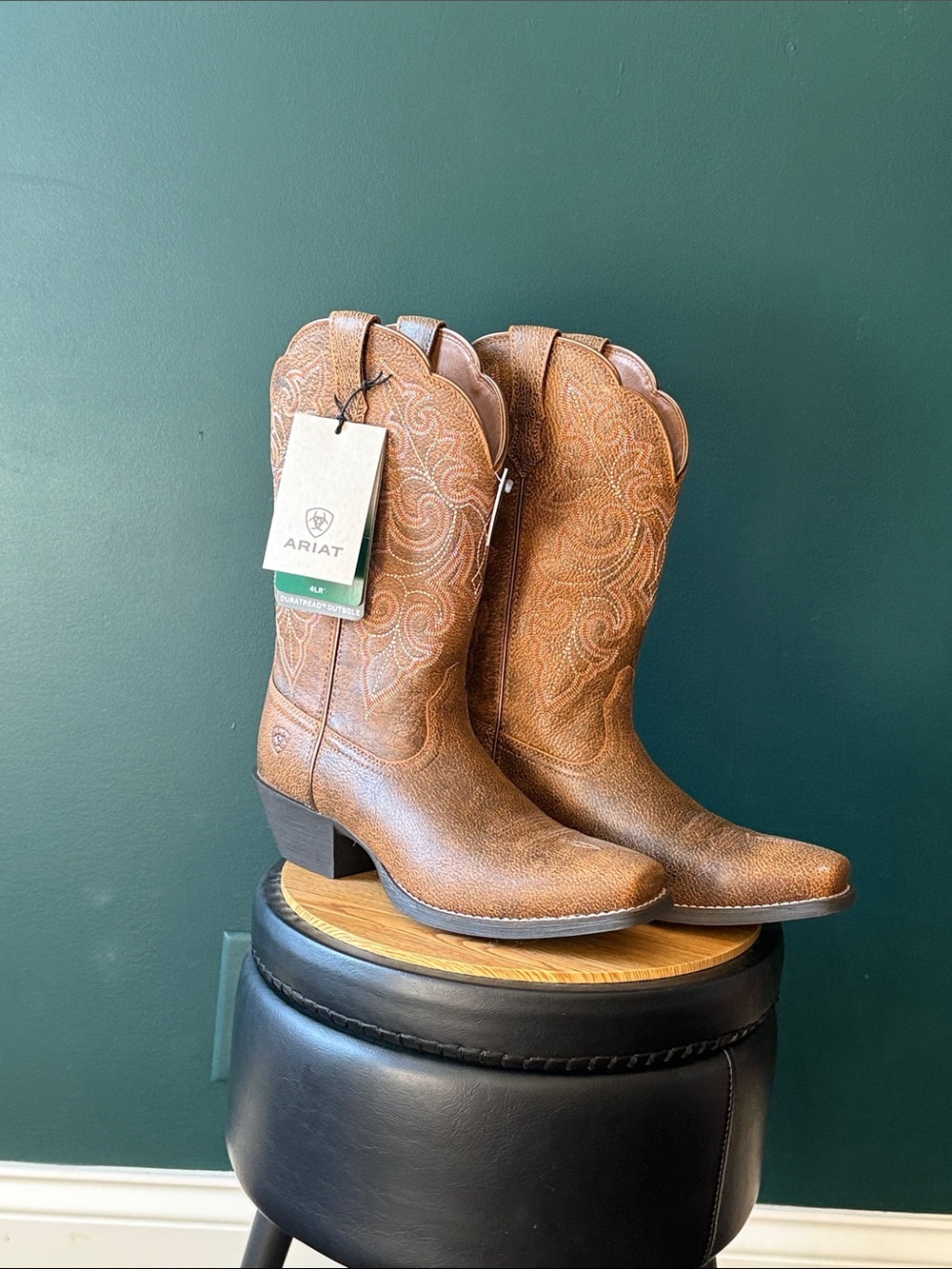 NWT Ariat Women’s Brown Leather Western Cowboy Boots Size 9 B